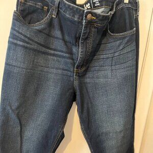 LEE REGULAR FIT MID-RISE CAPRI JEANS SZ 22M